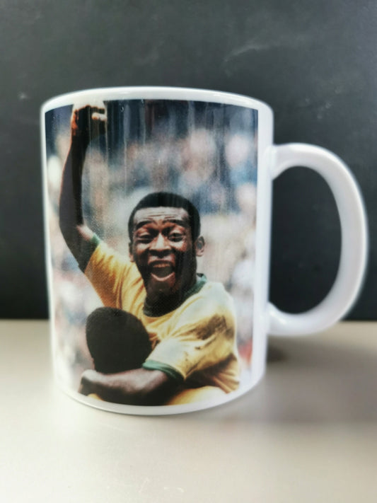 Pele tribute mug | Perfect gift for football enthusiasts and Brazil fans for any special occasion.